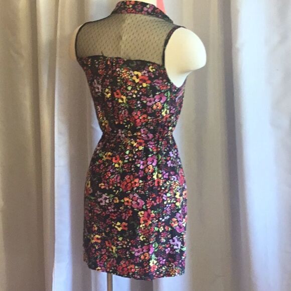 Multi colored flowered dress with see thru black lace insert in top back Medium - Picture 7 of 11